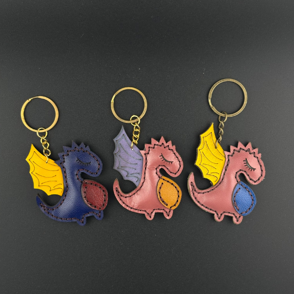 جاکلیدی چرم اژدها تماما دست دوز دوخته شده از چرم بزی درجه یک.