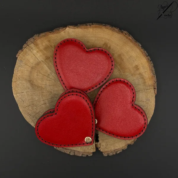 آینه قلبی چرم